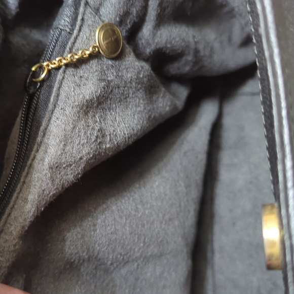 Gucci Diana Suede Bamboo Bag - Picture 14 of 14